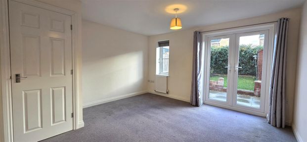 White House Drive, Kingstone - Photo 1