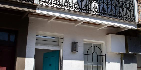 Classic Paddington Terrace with stylish renovation and expansive attic space - Photo 3