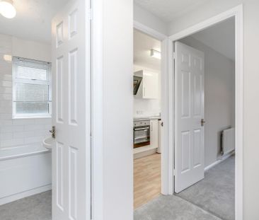 Eyston Drive, Weybridge, Surrey, KT13 - Photo 3