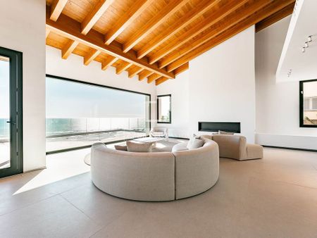 5 bedroom luxury Villa for rent in Castelldefels, Spain - Photo 2