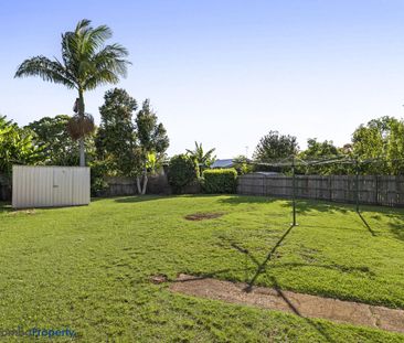 Lovely, cosy two bedroom brick unit situated in a quiet duplex! - Photo 4