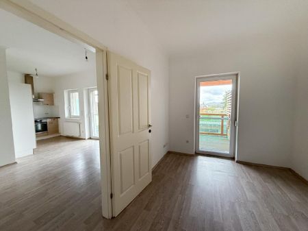 Zentral gelegen: Zwei-Zimmer-Wohnung mit Balkon…! - Foto 2