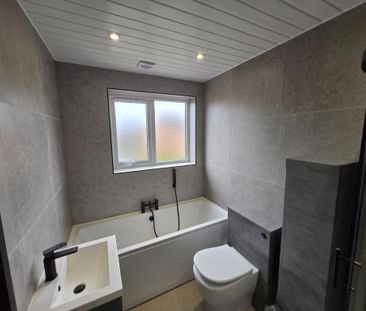 2 bedroom semi-detached house to rent - Photo 6