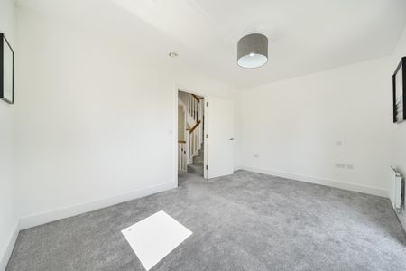 4 bedroom terraced house to rent - Photo 3