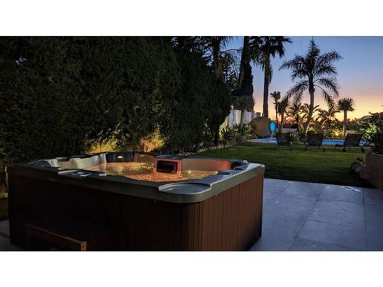 7 room luxury House for rent in Marbella, Spain - Photo 1