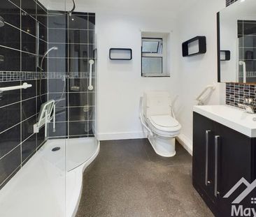 Shadsworth Road, Blackburn - Photo 1