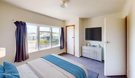 Levin - 3 Bedrooms - Photo 2