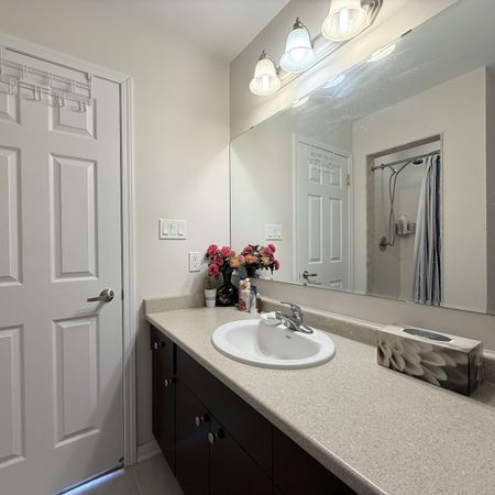 For Lease - 93 James Parrott Avenue, Markham, Ontario - Photo 4