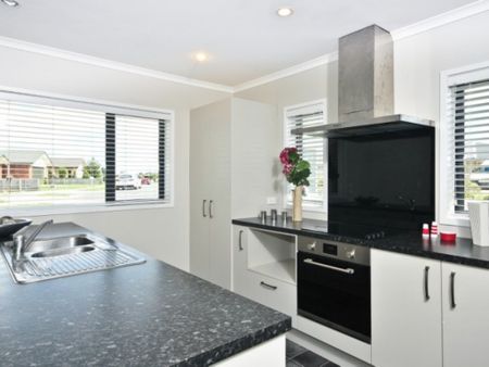 Well presented family home in Huntington - Photo 4