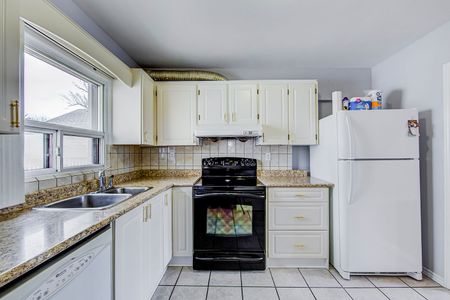 For Lease - 11 Bellefontaine Street Unit# Upper, Toronto, Ontario - Photo 5