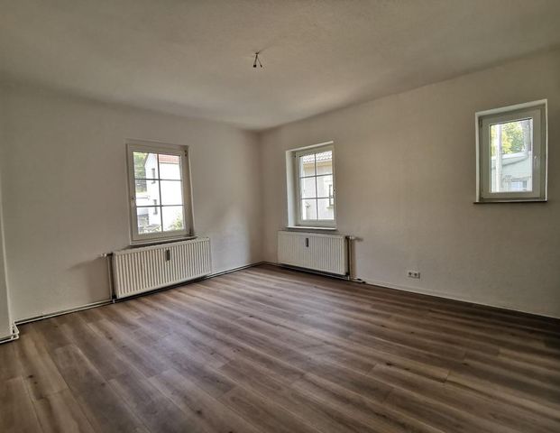Schöne große 3-Zimmer-Wohnung mit Bad und EBK - Foto 1
