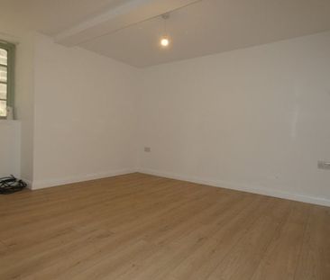 The Butts, Belper, DE56 - Photo 2