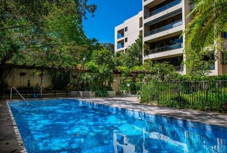 Luxury Garden Apartment Overlooking Cook + Phillip Park - Photo 5