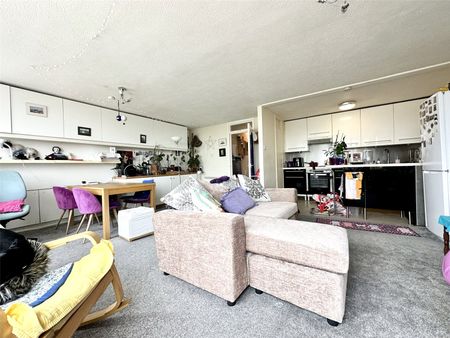 2 Bedroom - Photo 2
