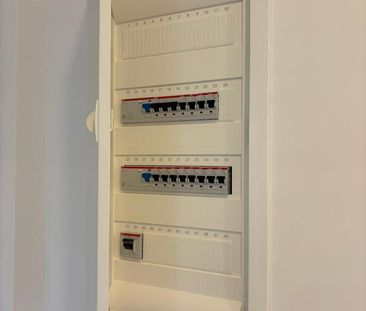 Zentrale, hochwertig kernsanierte Wohnung mit zwei Zimmern und neue... - Photo 1