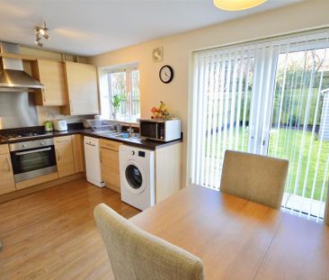 3 bedroom semi-detached house to rent - Photo 5