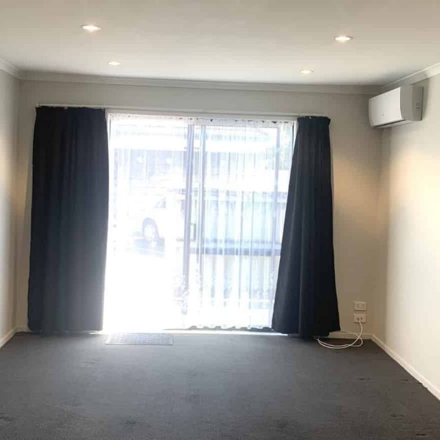 Minutes Walk to University - Photo 1