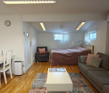 Björnbärsvägen, Upplands Väsby - Photo 1