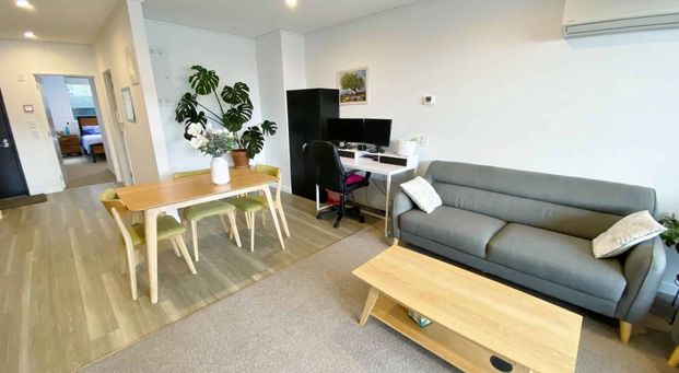 CITY CENTRE - CONVENIENT ONE BEDROOM APARTMENT - Photo 1