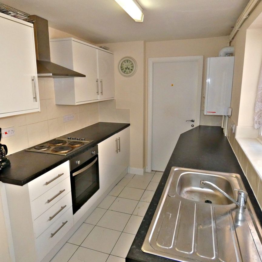 2 bedroom mid-terrace to rent Burnham Street, Stoke-On-Trent, ST4 - Photo 1