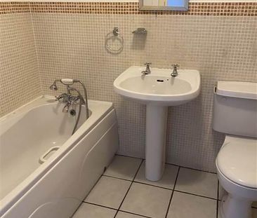 38 Cromwell Court, 110 Cromwell Road, Belfast, BT7 1NE - Photo 3