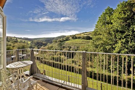 4 bedroom detached house to rent - Photo 4