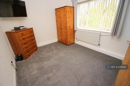 3 bedroom terraced house to rent - Photo 3