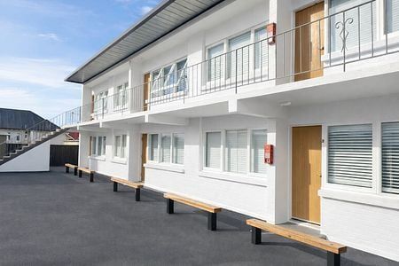 Modern Inner-City Living – Stylish 2-Bedroom Apart - Photo 5