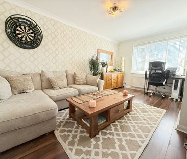 1 bed Flat To Let - Photo 2