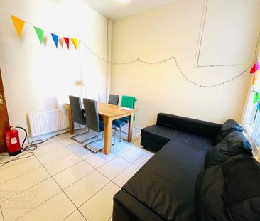 Camden Street, Room 3, BT96AU, Belfast - Photo 2