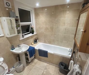 Room in a Shared Flat, Mattison Road, N4 - Photo 2