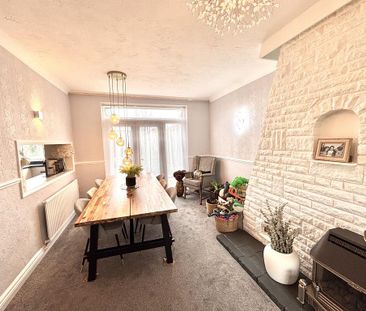 4 bedroom semi-detached house to rent - Photo 3