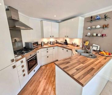 Bournemouth, BH1 - Photo 5