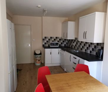 7 Bed Semi-Detached House, Redland, BS6 - Photo 3