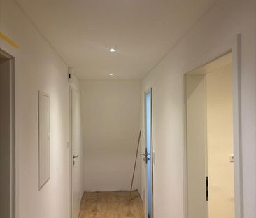 Wohnung Dachgeschoss *** hell und komplett alles neu saniert *** - Foto 5