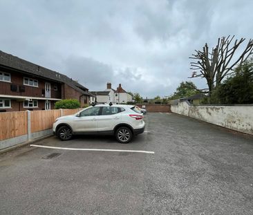 Flat to rent on - Photo 2