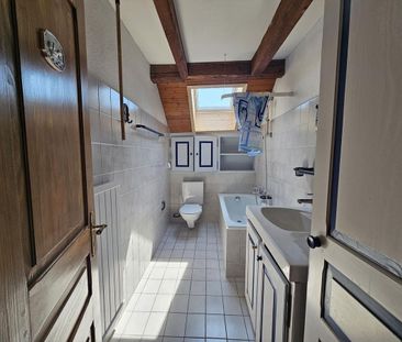 Charmantes 3,5-Zimmer-Wohnung unter dem Dach in Val-de-Ruz - Photo 6