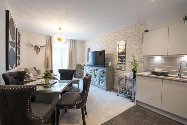 Abbotsbury Court, Rumbush Lane, Solihull, B90 - Photo 1