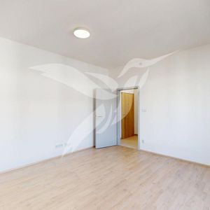 Pronájem bytu 1+kk 30 m2 - Fotografie 2