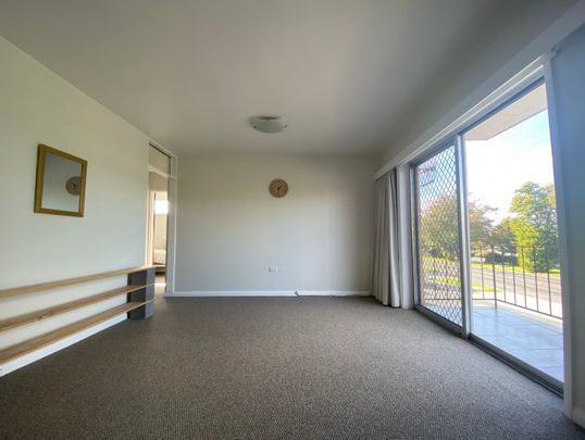 Neat & Tidy Unit Close to CBD - Photo 1