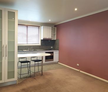 7/16 De Carle Street, Brunswick VIC 3056 - Photo 5