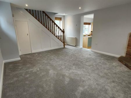 2 bedroom semi-detached house to rent - Photo 4