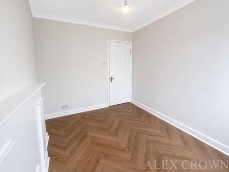4 bedroom flat to rent - Photo 2