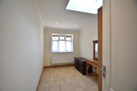 3 bedroom detached house to rent - Photo 3