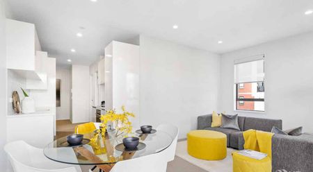 Hobsonville, 2 bedrooms, $640 - Photo 2