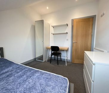 3 bed Apartment for Rent - Photo 6