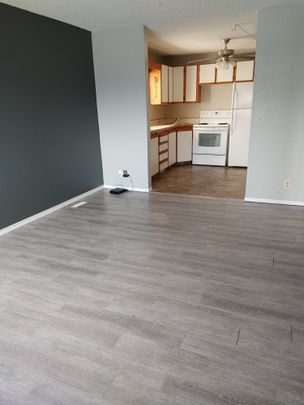 451 Arthur St, Regina - Photo 1