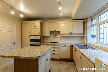 3 bedroom semi-detached house to rent - Photo 3