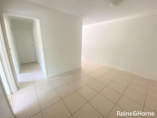 Prime Taringa Location - Walk to Everything You Need! - Photo 1