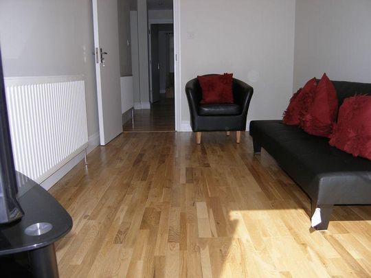 1 bedroom ground floor flat to rent - Photo 1